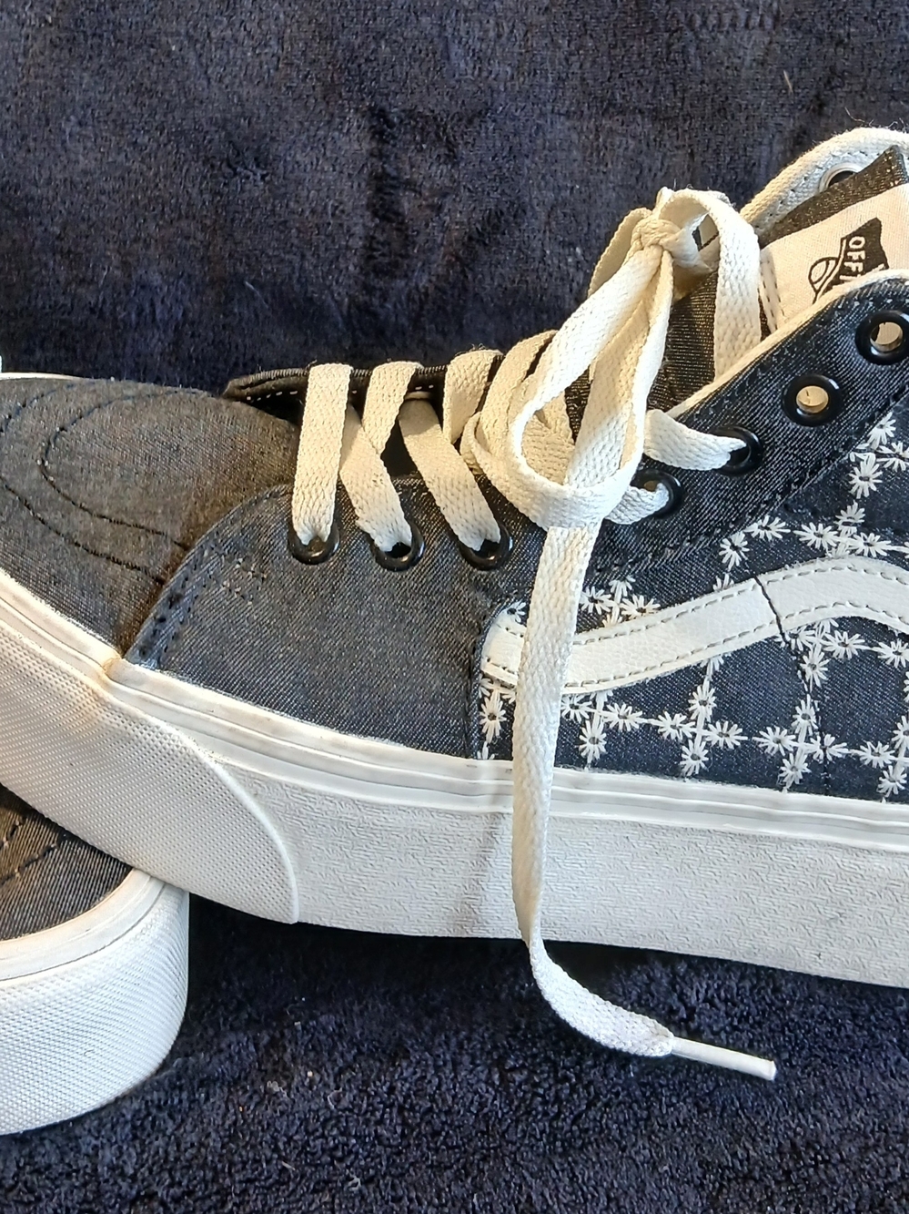 Vans High Top Sneakers in Navy with White Star Pattern
